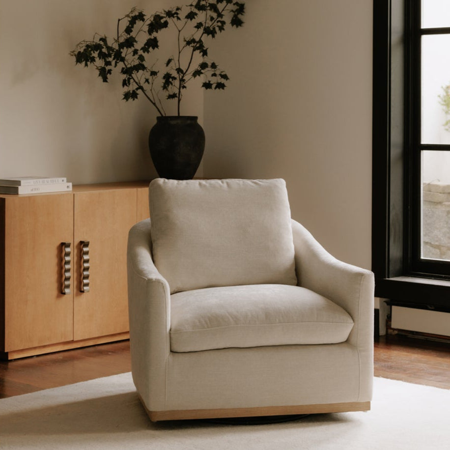 OCCASIONAL CHAIRS
