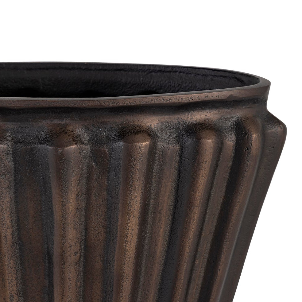 METAL VASE
